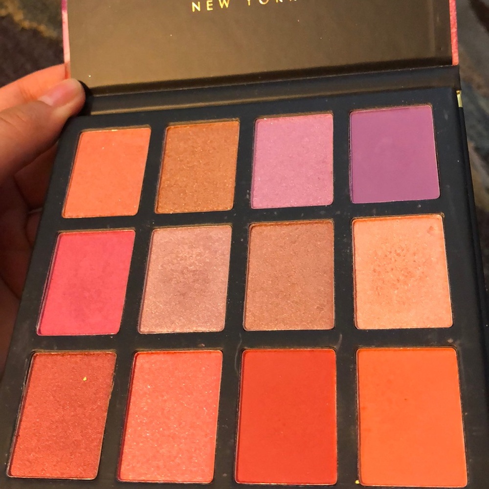 Eyeshadow palette